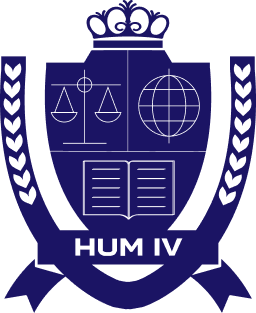 A blue and white crest with a crown, laurel branches, and shield featuring scales, a globe, an open book, and the text "HUM IV" on a ribbon.